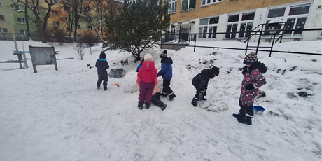 Powiększ grafikę: Zimowe zabawy