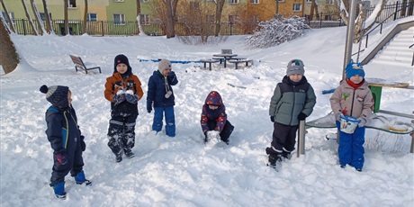 Powiększ grafikę: Zimowe zabawy Elfów