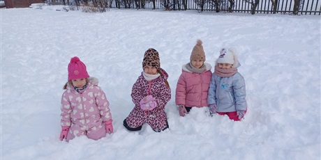 Powiększ grafikę: Zimowe zabawy Elfów