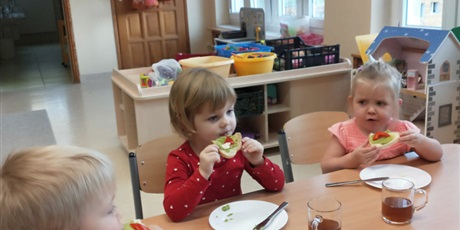 Powiększ grafikę: Zimowo-Mikołajkowe kanapki